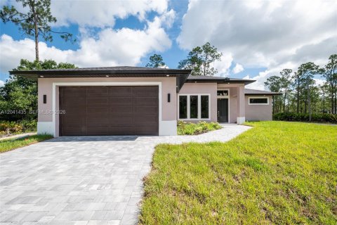 House in Lehigh Acres, Florida 3 bedrooms, 144.74 sq.m. № 2173302