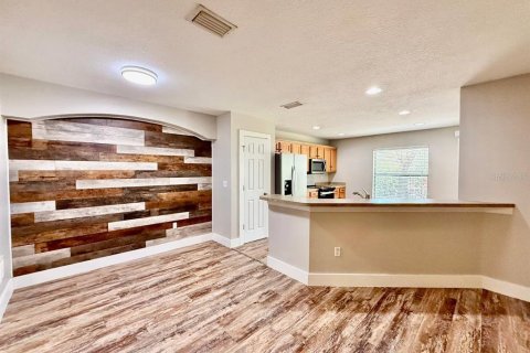 Touwnhouse à louer à Brandon, Floride: 3 chambres, 144.74 m2 № 2095826 - photo 11