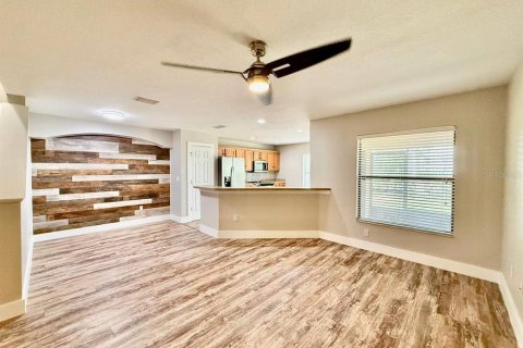 Touwnhouse à louer à Brandon, Floride: 3 chambres, 144.74 m2 № 2095826 - photo 8