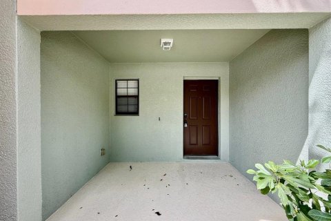 Touwnhouse à louer à Brandon, Floride: 3 chambres, 144.74 m2 № 2095826 - photo 3