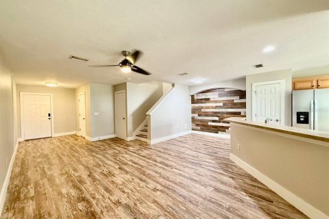 Touwnhouse à louer à Brandon, Floride: 3 chambres, 144.74 m2 № 2095826 - photo 9