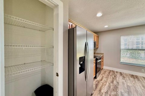 Touwnhouse à louer à Brandon, Floride: 3 chambres, 144.74 m2 № 2095826 - photo 17