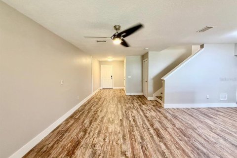 Touwnhouse à louer à Brandon, Floride: 3 chambres, 144.74 m2 № 2095826 - photo 10