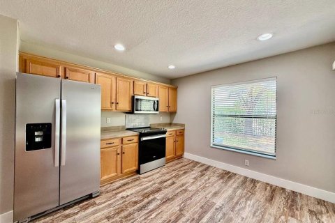 Touwnhouse à louer à Brandon, Floride: 3 chambres, 144.74 m2 № 2095826 - photo 14