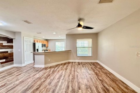 Touwnhouse à louer à Brandon, Floride: 3 chambres, 144.74 m2 № 2095826 - photo 7