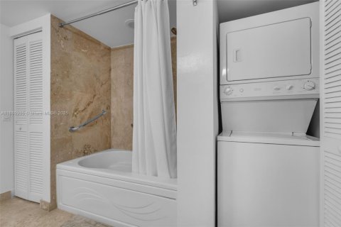 Снять в аренду кондоминиум в Майами, Флорида 1 спальня, 98.29м2, № 1932098 - фото 16