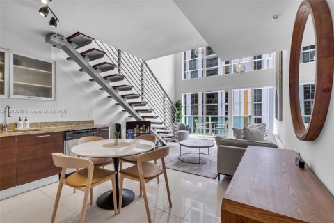 Снять в аренду кондоминиум в Майами, Флорида 1 спальня, 98.29м2, № 1932098 - фото 3