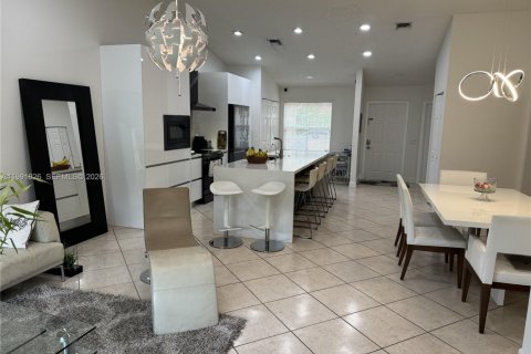 Casa en alquiler en Weston, Florida, 3 dormitorios, 120.03 m2 № 2056644 - foto 3