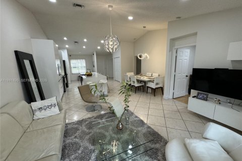 Casa en alquiler en Weston, Florida, 3 dormitorios, 120.03 m2 № 2056644 - foto 5