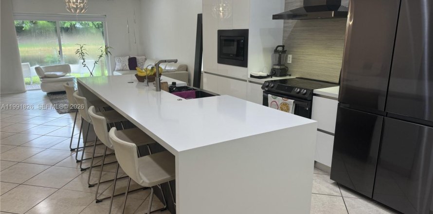 Casa en Weston, Florida 3 dormitorios, 120.03 m2 № 2056644