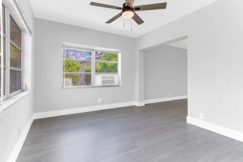House in Tamarac, Florida 2 bedrooms, 92.9 sq.m. № 2084082 - photo 16