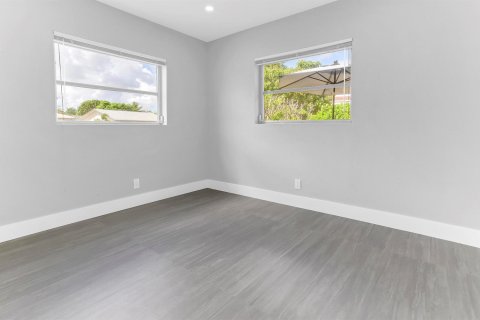 House in Tamarac, Florida 2 bedrooms, 92.9 sq.m. № 2084082 - photo 18