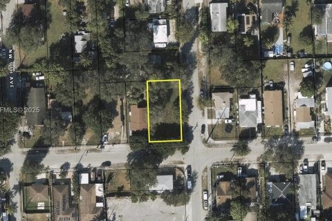 Land in Miami, Florida № 1990113 - photo 3