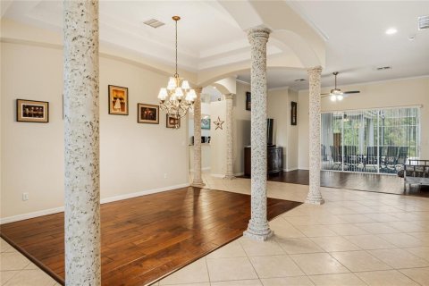 Villa ou maison à vendre à Orlando, Floride: 5 chambres, 419.36 m2 № 2225810 - photo 9