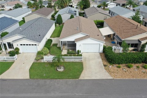 House in The Villages, Florida 2 bedrooms, 107.4 sq.m. № 1820951 - photo 17