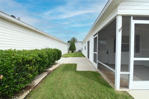 House in The Villages, Florida 2 bedrooms, 107.4 sq.m. № 1820951 - photo 2