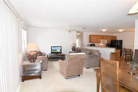 House in The Villages, Florida 2 bedrooms, 107.4 sq.m. № 1820951 - photo 6