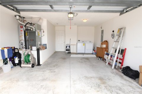 House in The Villages, Florida 2 bedrooms, 107.4 sq.m. № 1820951 - photo 15