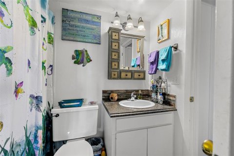 Condo in Altamonte Springs, Florida, 2 bedrooms  № 1546084 - photo 13