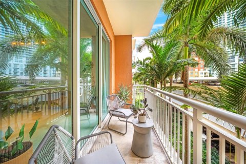 Condominio en venta en Miami, Florida, 2 dormitorios, 119.66 m2 № 1973151 - foto 10