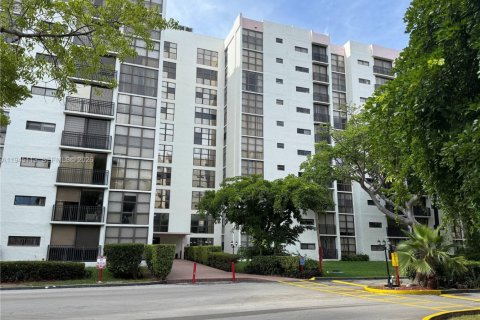 Condominio en Sunny Isles Beach, Florida, 1 dormitorio  № 2001505