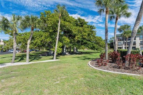 Copropriété à vendre à Punta Gorda, Floride: 2 chambres, 129.88 m2 № 2416992 - photo 12