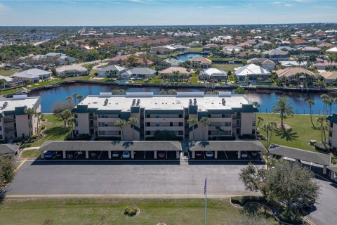 Copropriété à vendre à Punta Gorda, Floride: 2 chambres, 129.88 m2 № 2416992 - photo 16