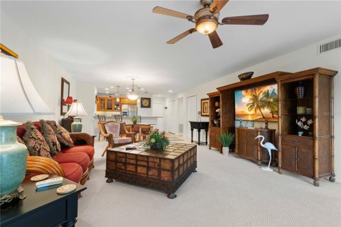 Copropriété à vendre à Punta Gorda, Floride: 2 chambres, 129.88 m2 № 2416992 - photo 5