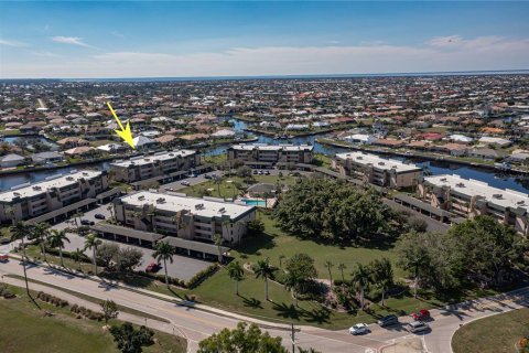 Copropriété à vendre à Punta Gorda, Floride: 2 chambres, 129.88 m2 № 2416992 - photo 15