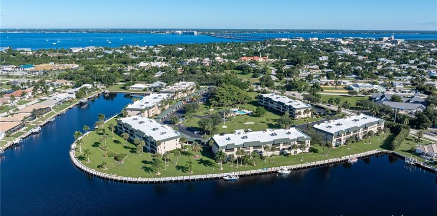 Condo à Punta Gorda, Floride, 2 chambres  № 2416992