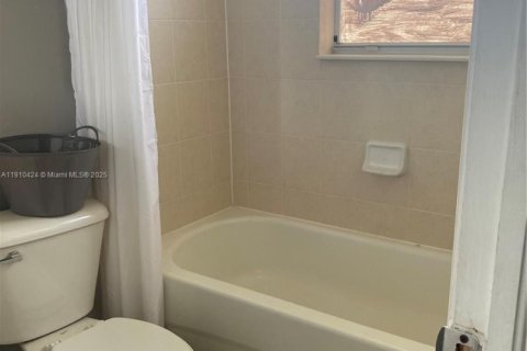 Купить таунхаус в Хомстед, Флорида 2 спальни, 108.32м2, № 2016421 - фото 13