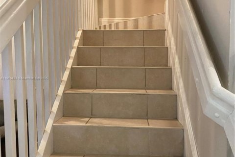 Купить таунхаус в Хомстед, Флорида 2 спальни, 108.32м2, № 2016421 - фото 14