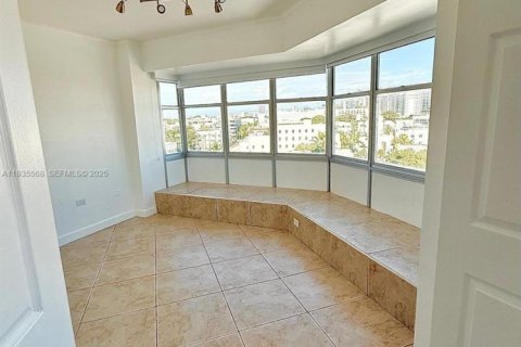 Condominio en alquiler en Miami Beach, Florida, 2 dormitorios, 87.33 m2 № 1993592 - foto 9