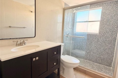 Condominio en alquiler en Miami Beach, Florida, 2 dormitorios, 87.33 m2 № 1993592 - foto 6