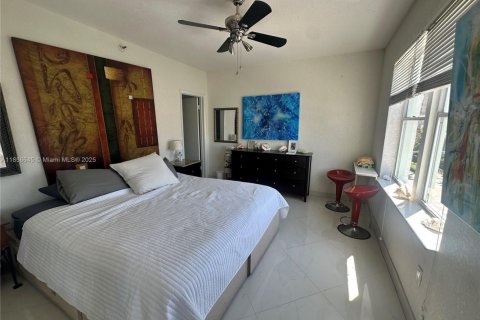 Купить кондоминиум в Майами-Бич, Флорида 2 спальни, 80.82м2, № 1878879 - фото 9