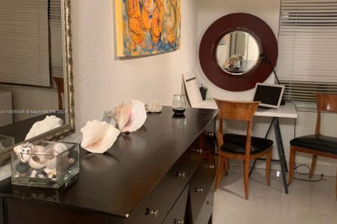 Купить кондоминиум в Майами-Бич, Флорида 2 спальни, 80.82м2, № 1878879 - фото 5