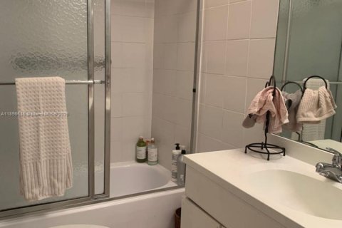 Купить кондоминиум в Майами-Бич, Флорида 2 спальни, 80.82м2, № 1878879 - фото 7