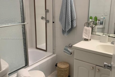 Купить кондоминиум в Майами-Бич, Флорида 2 спальни, 80.82м2, № 1878879 - фото 8