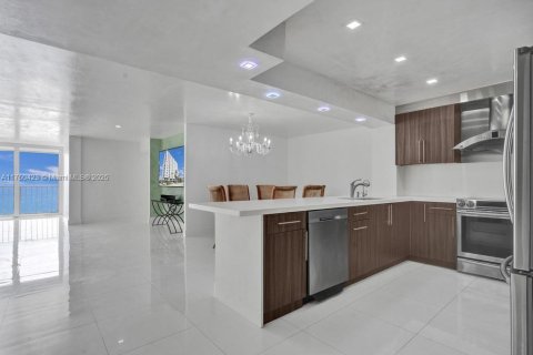 Condo in Miami Beach, Florida, 2 bedrooms  № 1506966 - photo 5