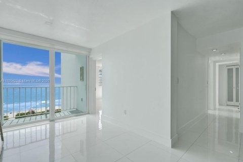 Condo in Miami Beach, Florida, 2 bedrooms  № 1506966 - photo 6