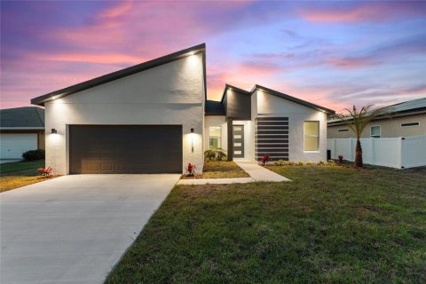 Casa en alquiler en Kissimmee, Florida, 4 dormitorios, 155.15 m2 № 1884026 - foto 1
