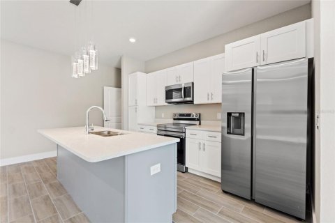 Casa en alquiler en Kissimmee, Florida, 4 dormitorios, 155.15 m2 № 1884026 - foto 13