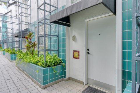 Copropriété à vendre à Tampa, Floride: 2 chambres, 162.86 m2 № 2372825 - photo 12