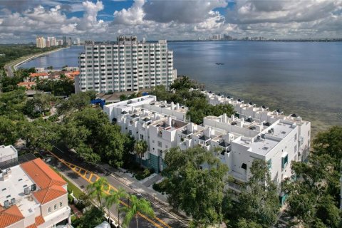 Copropriété à vendre à Tampa, Floride: 2 chambres, 162.86 m2 № 2372825 - photo 2