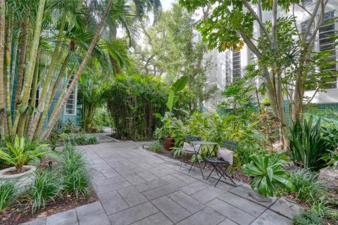 Copropriété à vendre à Tampa, Floride: 2 chambres, 162.86 m2 № 2372825 - photo 9