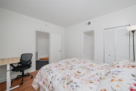 Copropriété à vendre à Tampa, Floride: 2 chambres, 162.86 m2 № 2372825 - photo 15