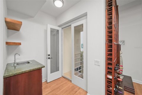 Copropriété à vendre à Tampa, Floride: 2 chambres, 162.86 m2 № 2372825 - photo 20