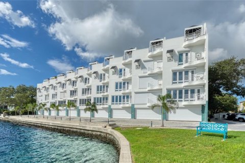 Copropriété à vendre à Tampa, Floride: 2 chambres, 162.86 m2 № 2372825 - photo 6