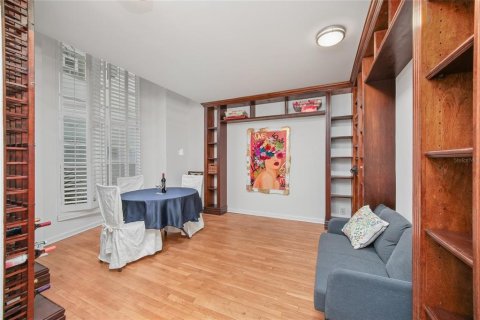 Copropriété à vendre à Tampa, Floride: 2 chambres, 162.86 m2 № 2372825 - photo 17