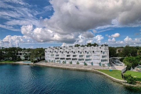 Copropriété à vendre à Tampa, Floride: 2 chambres, 162.86 m2 № 2372825 - photo 4